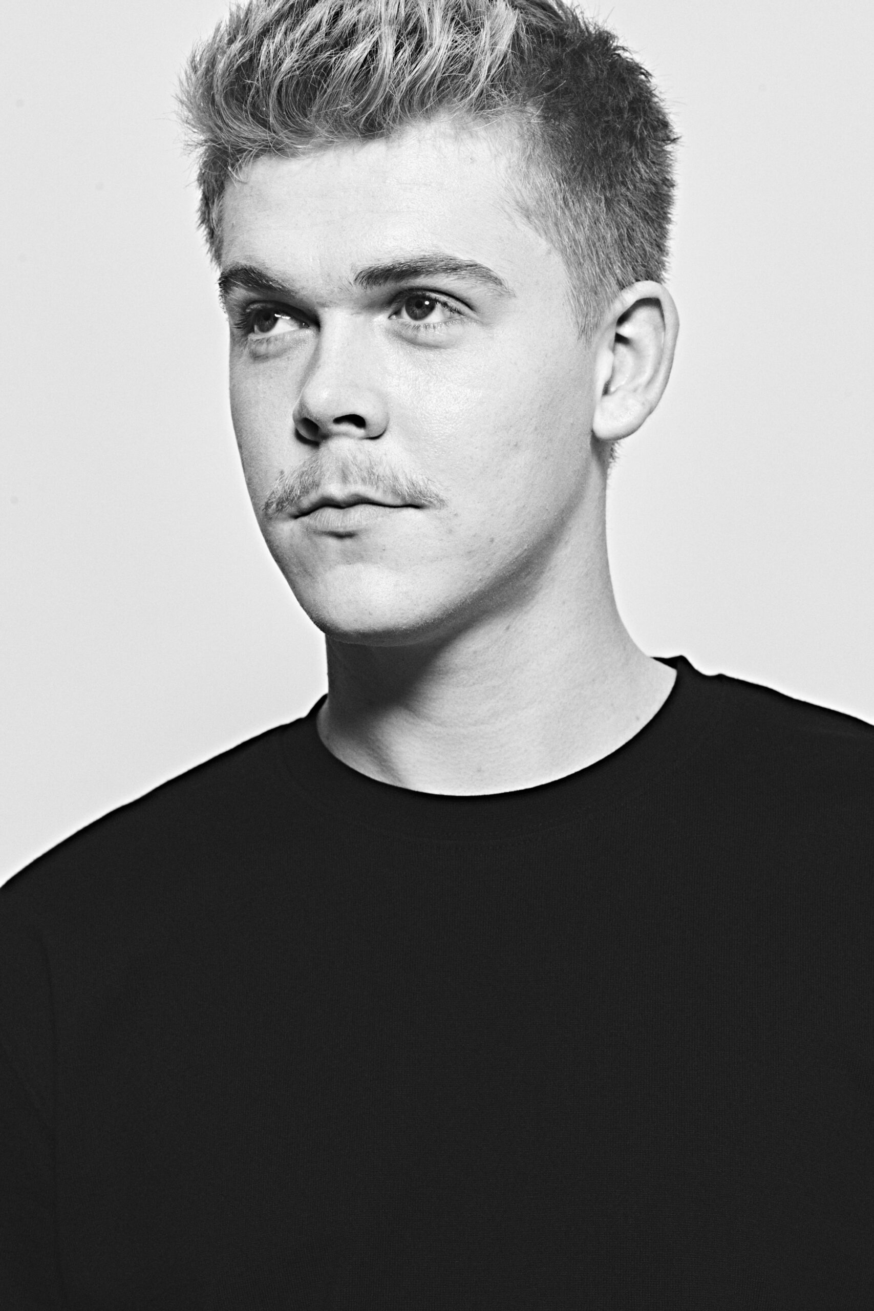 Charles Doré, accompagné en management par Wouldi Production
