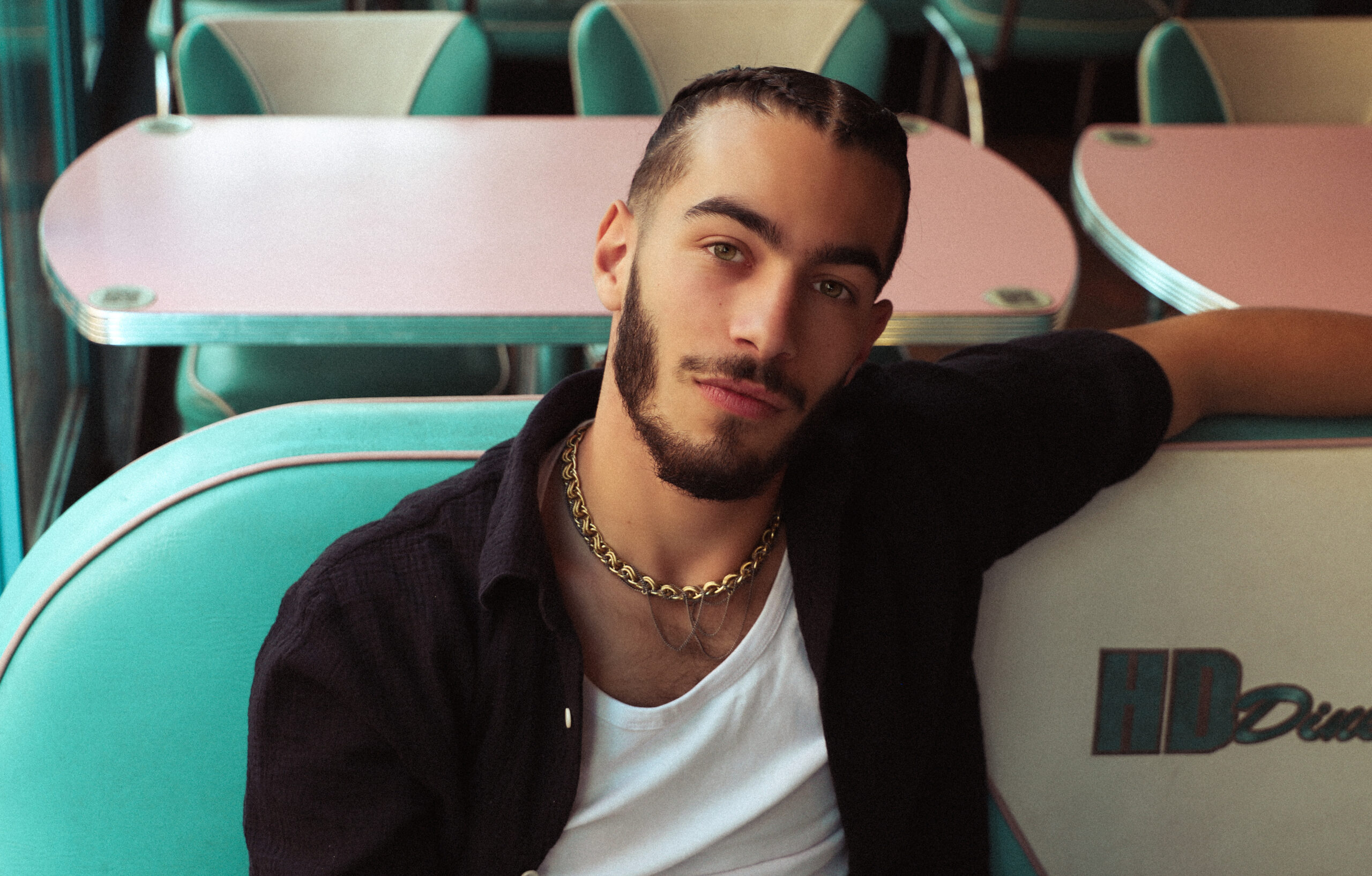 Chiloo, artiste produit par Wouldi Production